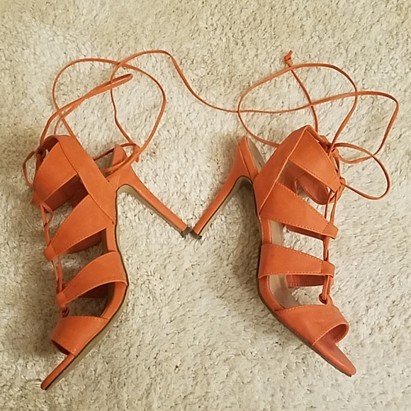 🍊 Breckelle's Coral Sandals - Picture 2 of 3